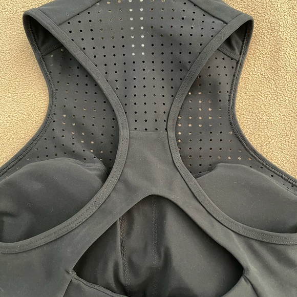 Unleash Strength Lululemon Sports Bra Size 4 - Picture 4 of 7